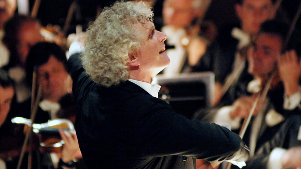 Simon Rattle dirigiert Symphonien zwischen Spätromantik und Moderne