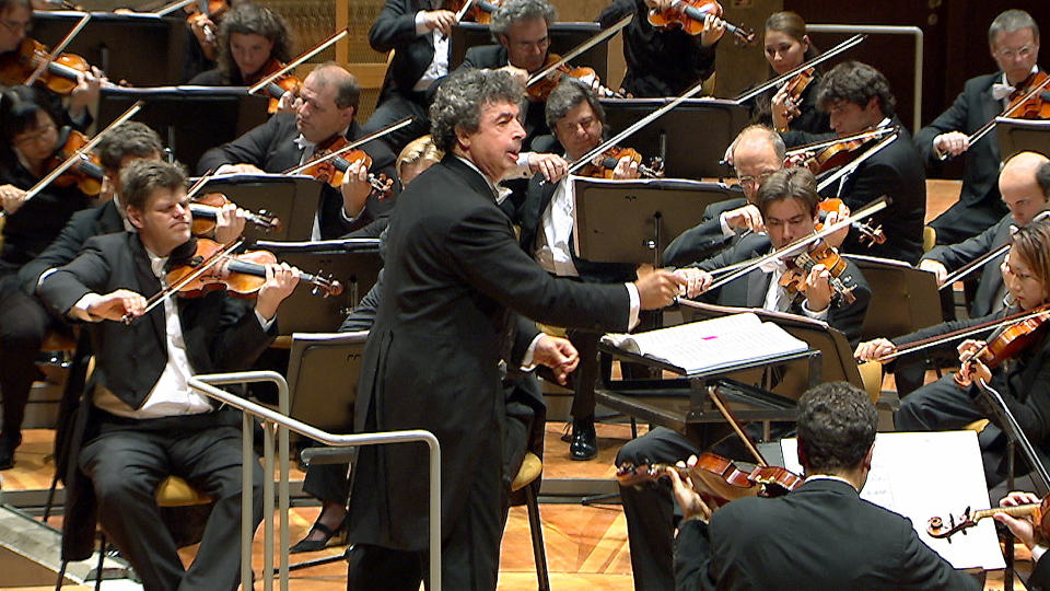 Semyon Bychkov dirigiert Berio und Walton