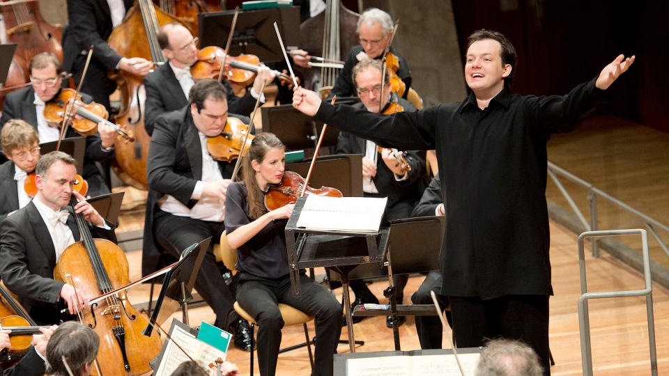Andris Nelsons dirigiert Mozart, Wagner und Schostakowitsch