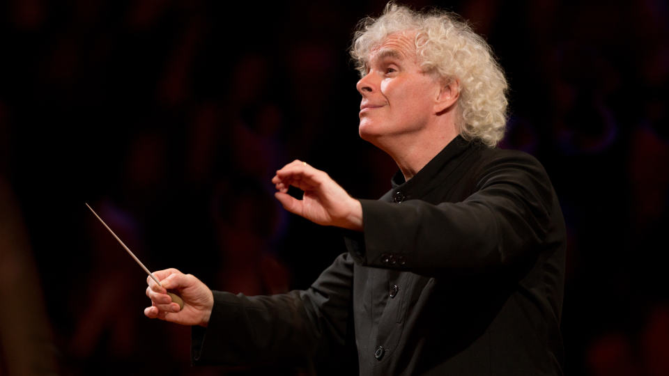 Simon Rattle dirigiert Dvořák, Turnage und Brahms