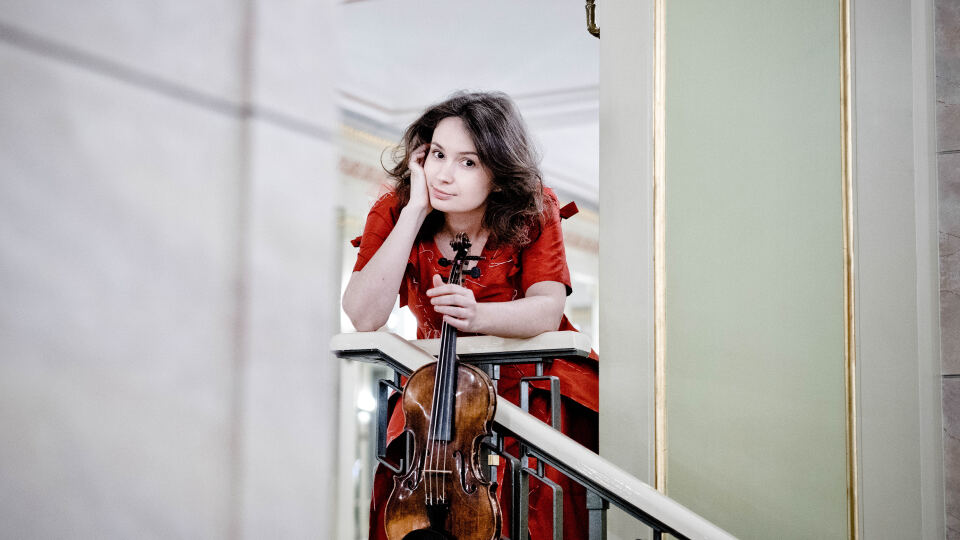 Kirill Petrenko und Patricia Kopatchinskaja mit Hartmann und Strawinsky