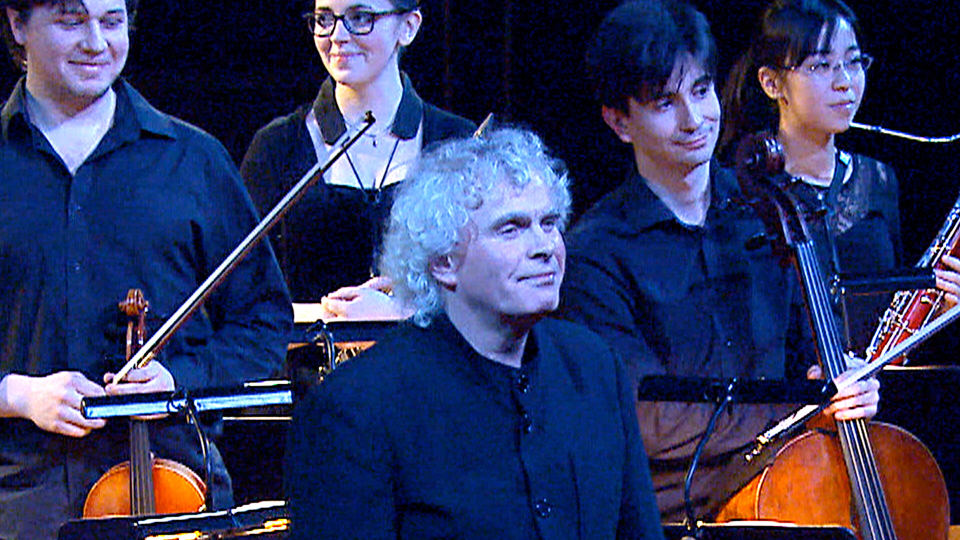 Concierto nocturno con Simon Rattle y una nueva obra maestra