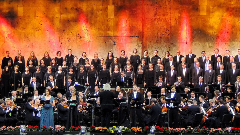 Simon Rattle dirige Beethoven y Mendelssohn en la Waldbühne