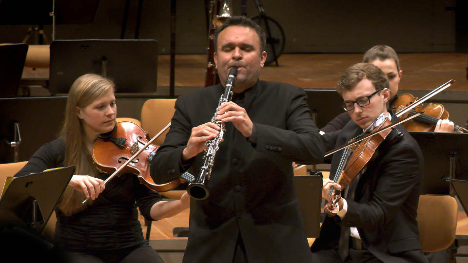 Jörg Widmann dirigiert die Junge Deutsche Philharmonie