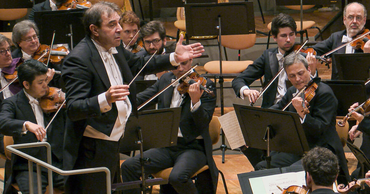 Daniele Gatti conducts Stravinsky and Shostakovich | Digital Concert Hall