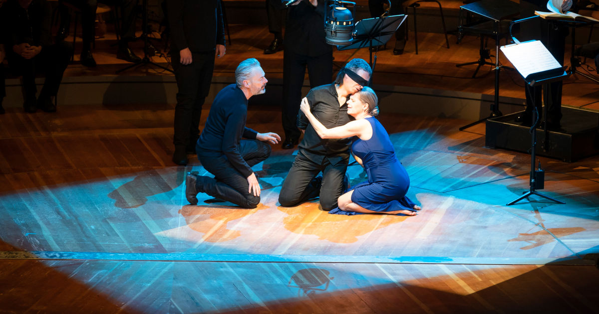 ラトル指揮、セラーズ演出のバッハ《ヨハネ受難曲》が再上演