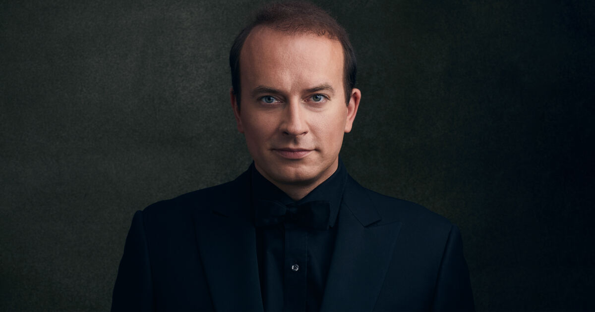 Daniel Behle performing with the Berliner Philharmoniker
