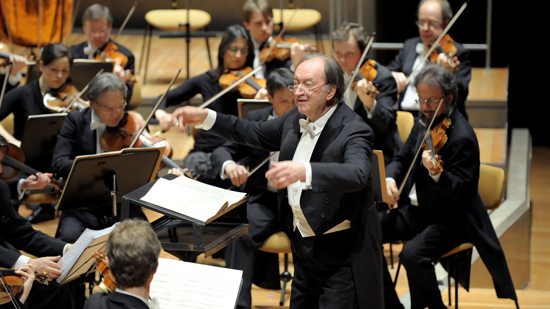 ハイドン [ロンドン交響曲]全集 アーノンクール指揮 ロイヤル・〜 ハイドン [ロンドン交響曲]全集 アーノンクール指揮 ロイヤル