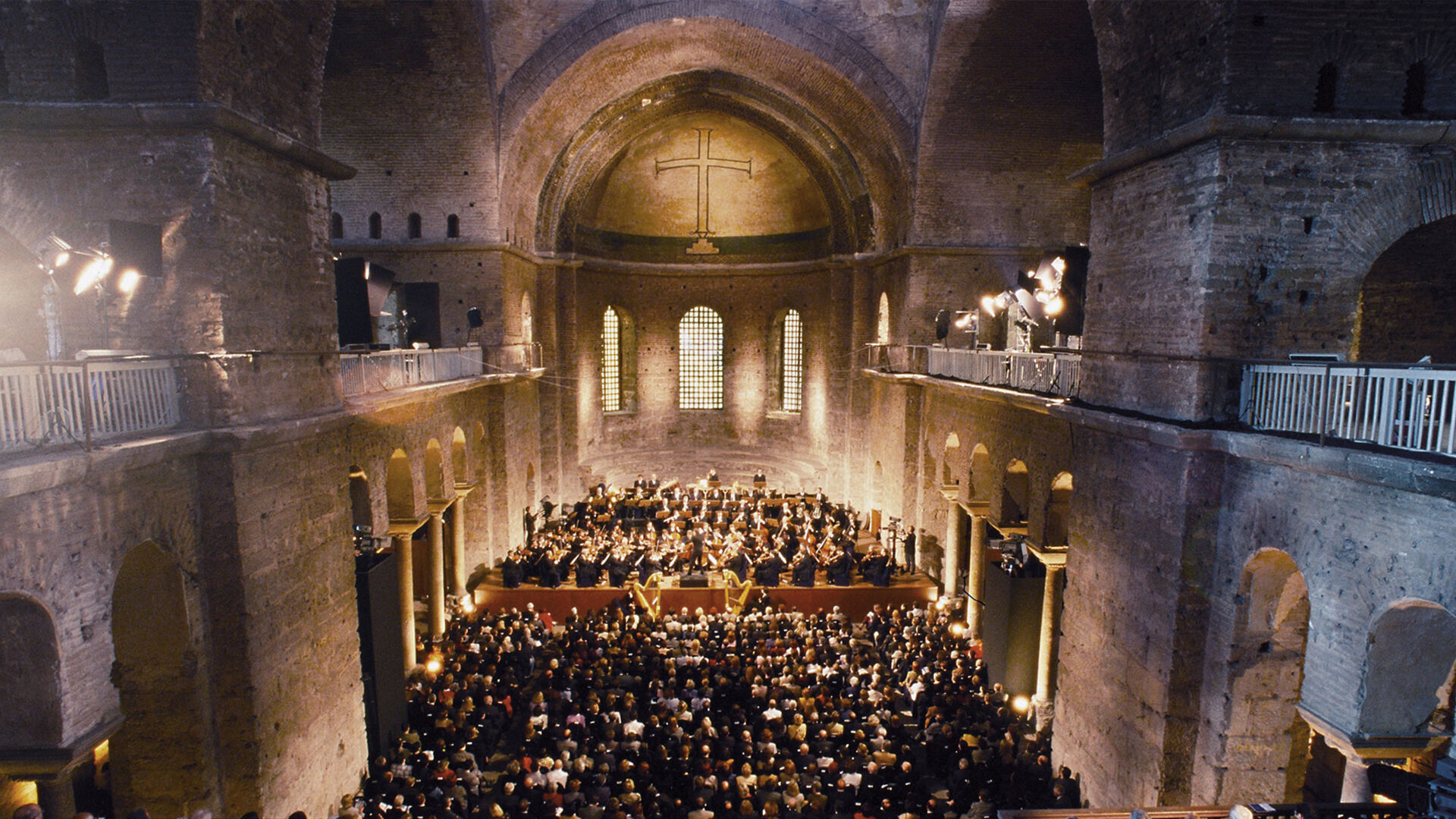 2001 Europakonzert from Istanbul with Mariss Jansons and Emmanuel