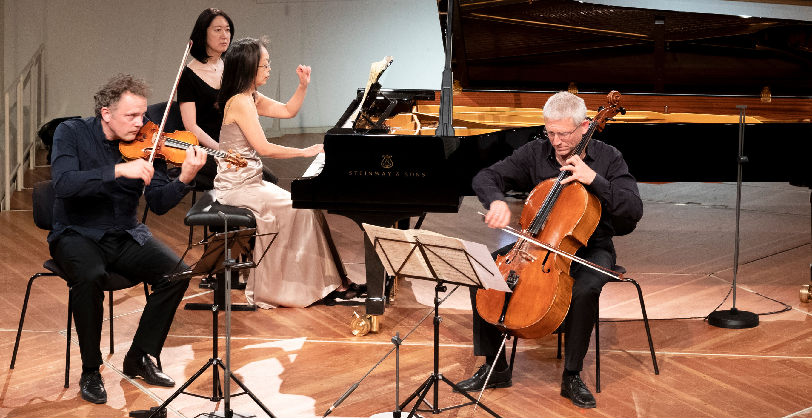 ベルリン・フィル団員によるピアノ三重奏：ドヴォルザーク、スーク、マルティヌー | デジタル・コンサートホール