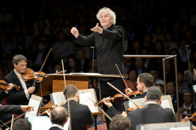 ラトルのベルリン・フィル首席指揮者就任演奏会はマーラーの